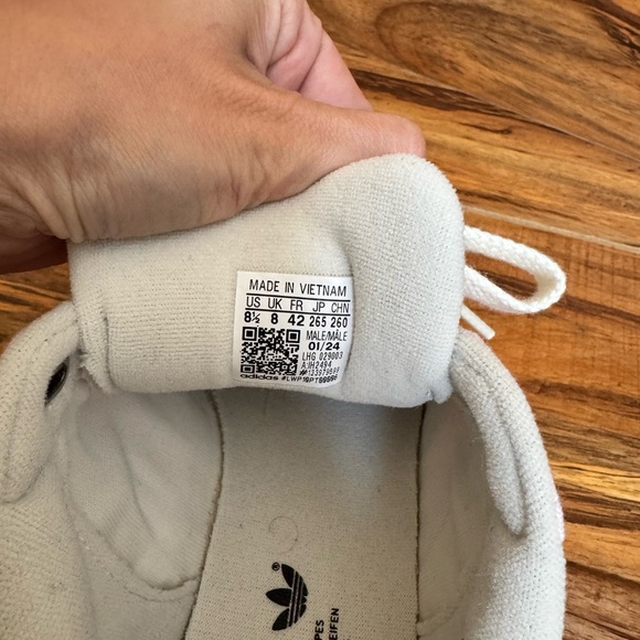 Men’s Pink and Blue Sneakers - Picture 2 of 4